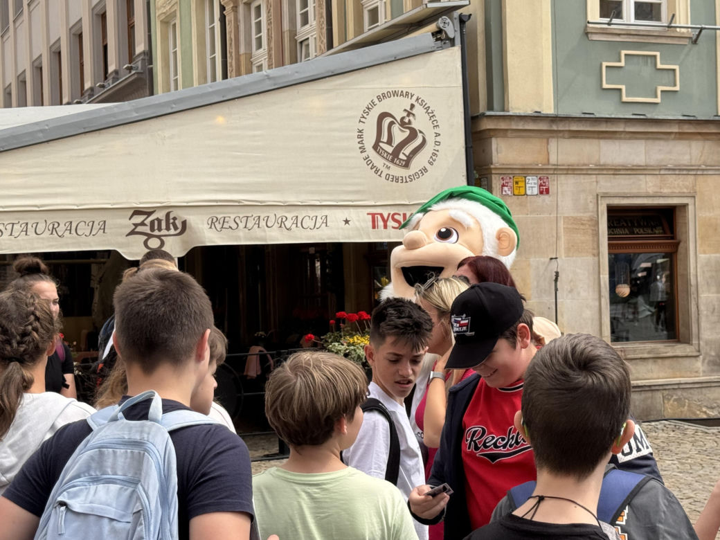 Wrocław żyje finałem Ligi Konferencji Europy. Kibice Betisu i Chelsea już w strefach kibica!