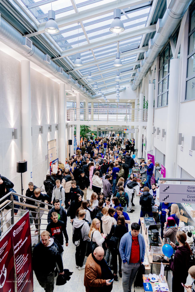 Tłumy młodych ludzi na kampusie. Dzień Otwarty 2025 na Uniwersytecie w Siedlcach za nami