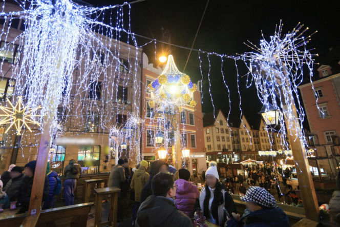 Wroclaw. Jarmark Bozonarodzeniowy juz otwarty.