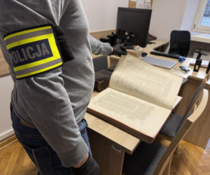 Policja odzyskuje zaginione żydowskie księgi! Znamy kulisy sprawy