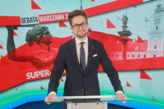 Syn słynnego aktora, 22-letni Wojciech Machulski z Konfederacji, już po ślubie! Z żoną pojechał do papieża