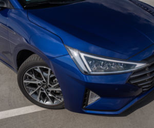 Toyota Corolla Sedan 1.8 Hybrid 122 KM e-CVT vs Hyundai Elantra Style 1.6 MPI 6MT