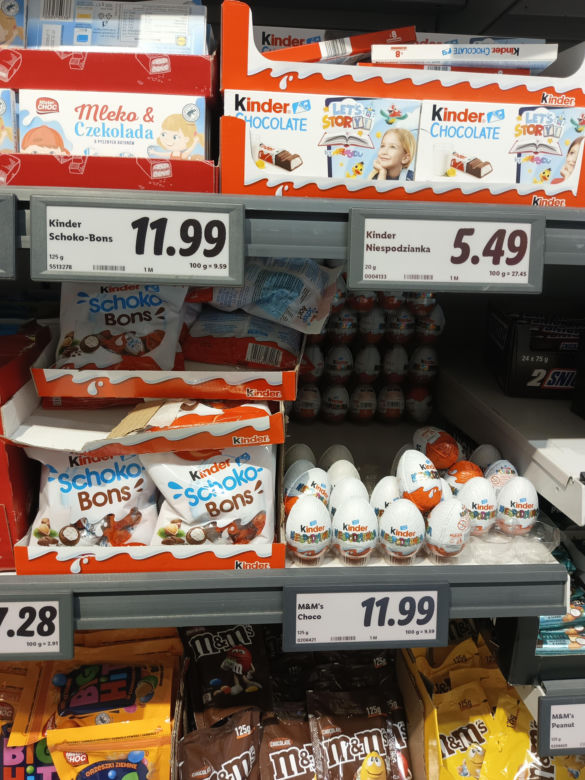 Porównaliśmy ceny w polskim i niemieckim markecie. Gdzie zarobimy tańsze zakupy na Wielkanoc? 