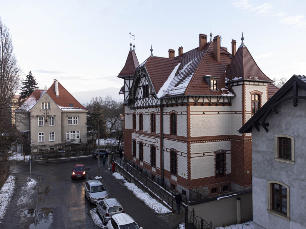 Chcesz zobacz zabytkowe dzieło? Poczekaj aż się pobrudzi!