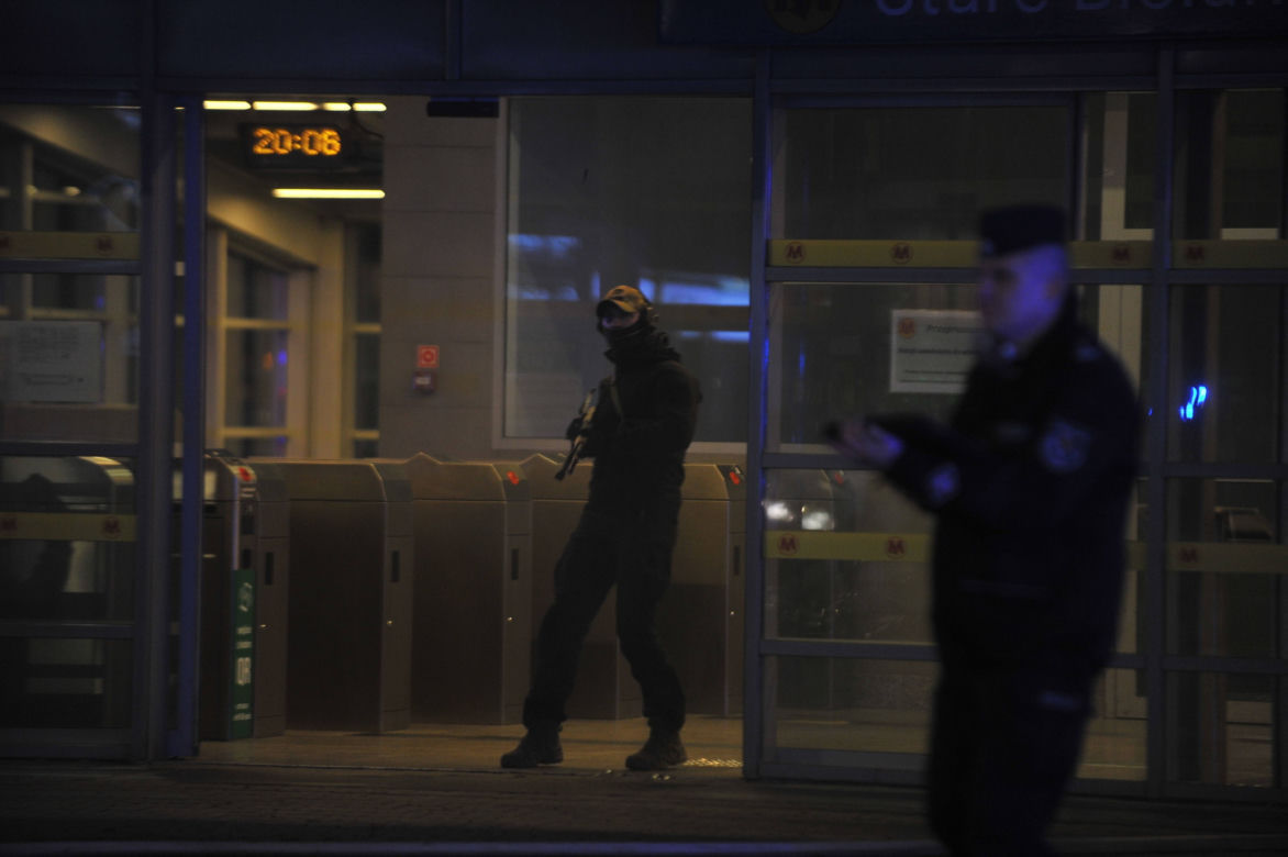 Akcja FBI w warszawskim metrze. Pasażerowie zagrożeni. Co się dzieje?!