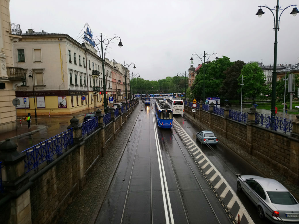 Kraków całkowicie sparaliżowany przez ulewy 23.05.2019: zalane drogi, brak prądu, nie kursują tramwaje