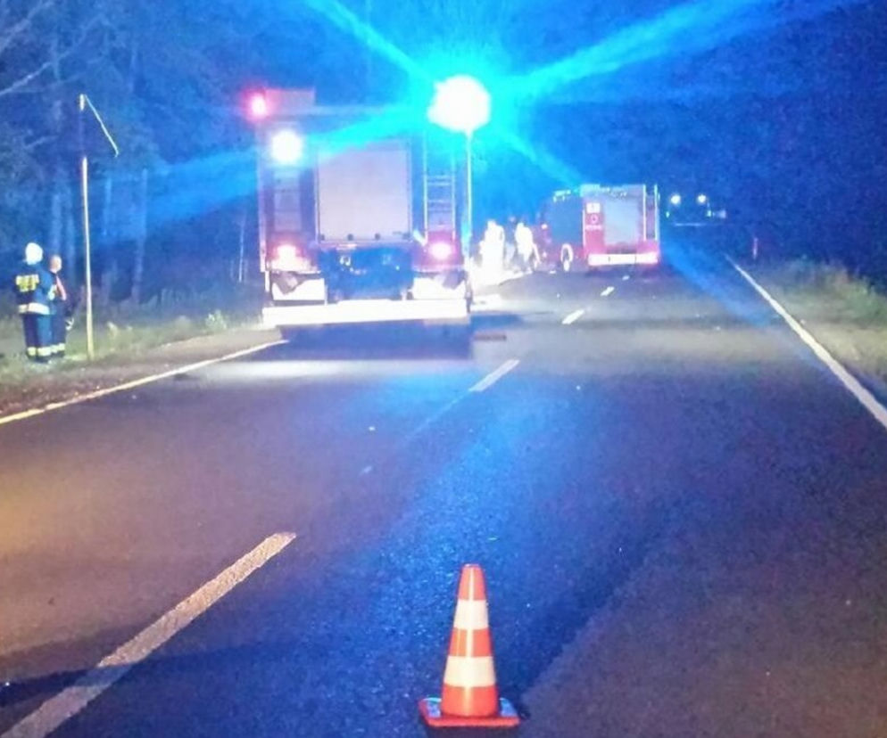 HORROR w Brzeźnicy Leśnej. Wiózł córkę na motocyklu. 42-latek NIE ŻYJE, dziecko jest ranne
