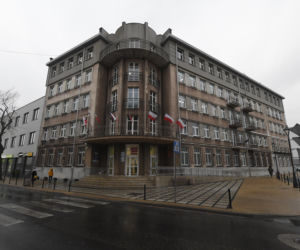 Przez żonę mieszka w samochodzie.