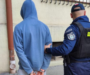 Dramat na przerwie między lekcjami. 17-latek pobił kolegę ze szkoły 