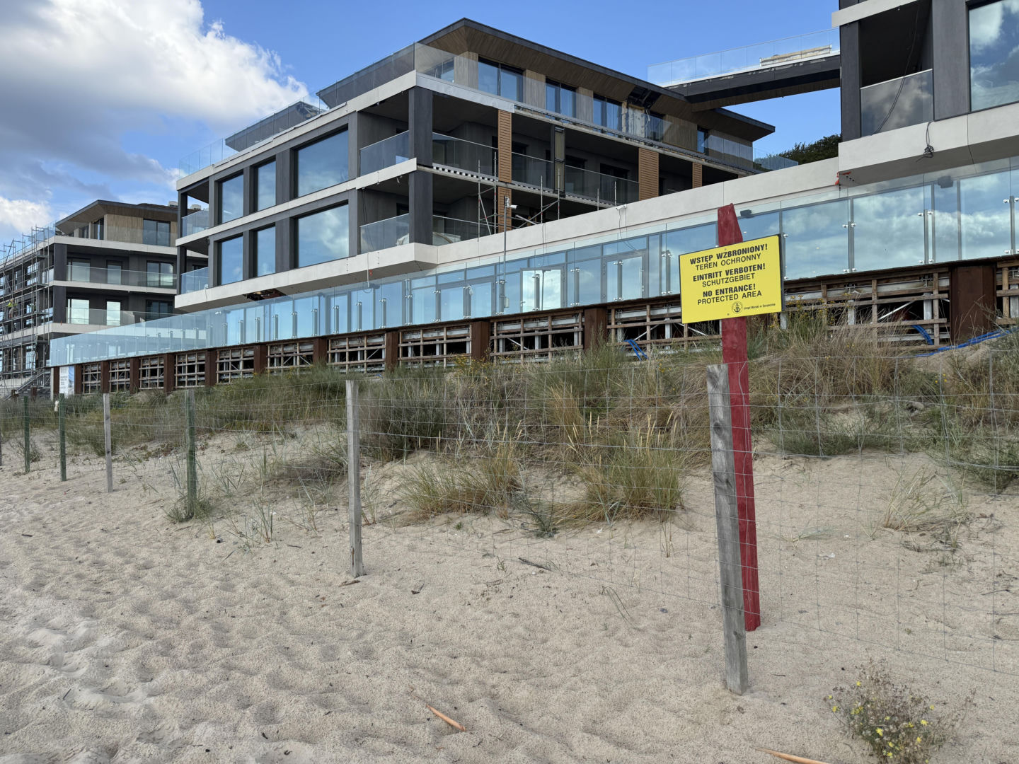 Apartamentowiec na plaży w Międzyzdrojach