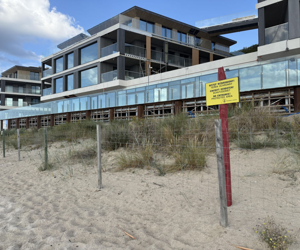 Budowa apartamentowca The Sea Wellness Resort na plaży w Międzyzdrojach, o czym przeczytasz w serwisie Architektura.
