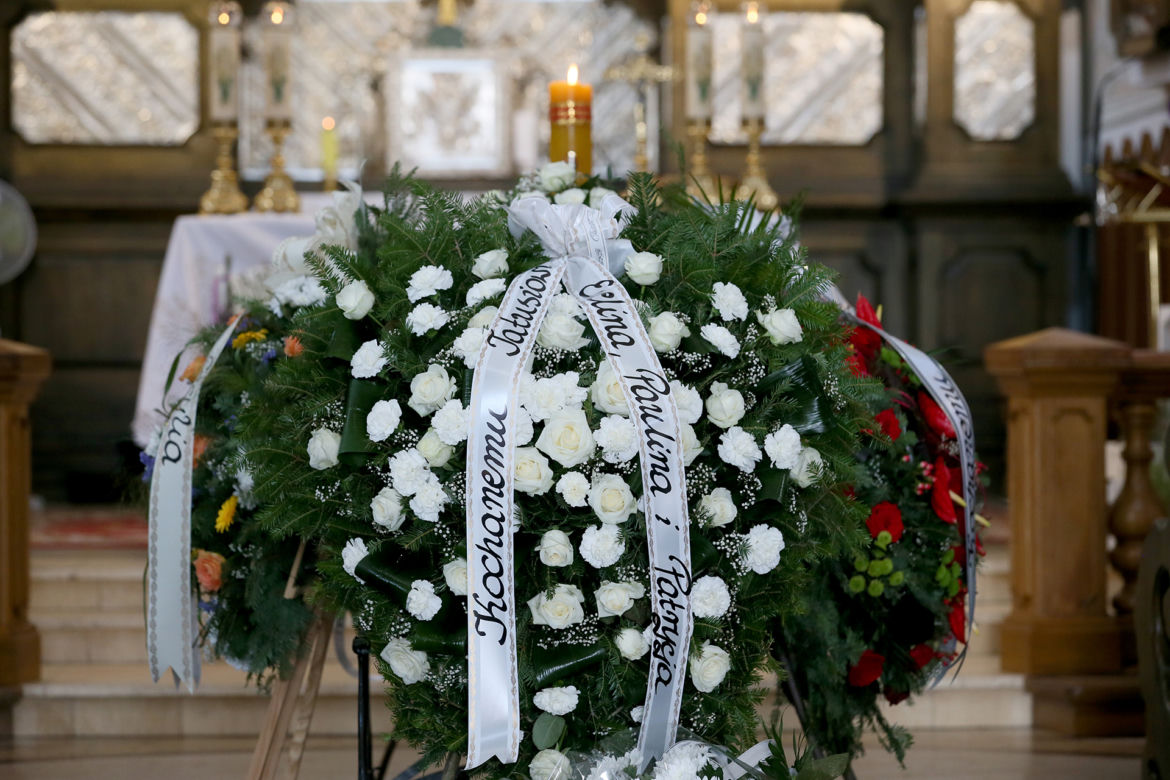 Tragicznie zmarłego kierowcę pożegnał sznur ciężarówek. Pogrzeb Roberta S.