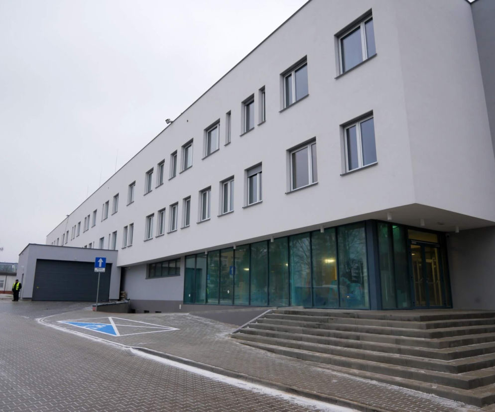 Szpital tymczasowy dla osób z COVID-19 przyjmuje już pacjentów [ZDJĘCIA]