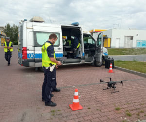 Policyjny dron nad Lesznem