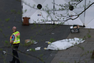 Dwoje zabitych i 80 rannych w Niemczech! Sprawca wjechał w tłum, był znany policji