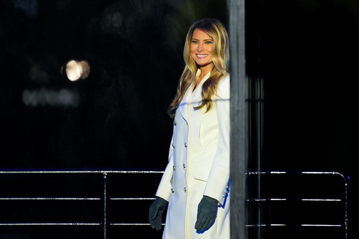 Melania Trump zapaliła choinkę przed Białym Domem! Podoba Ci się?