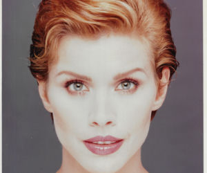 Nieznana historia Debbie Dickinson