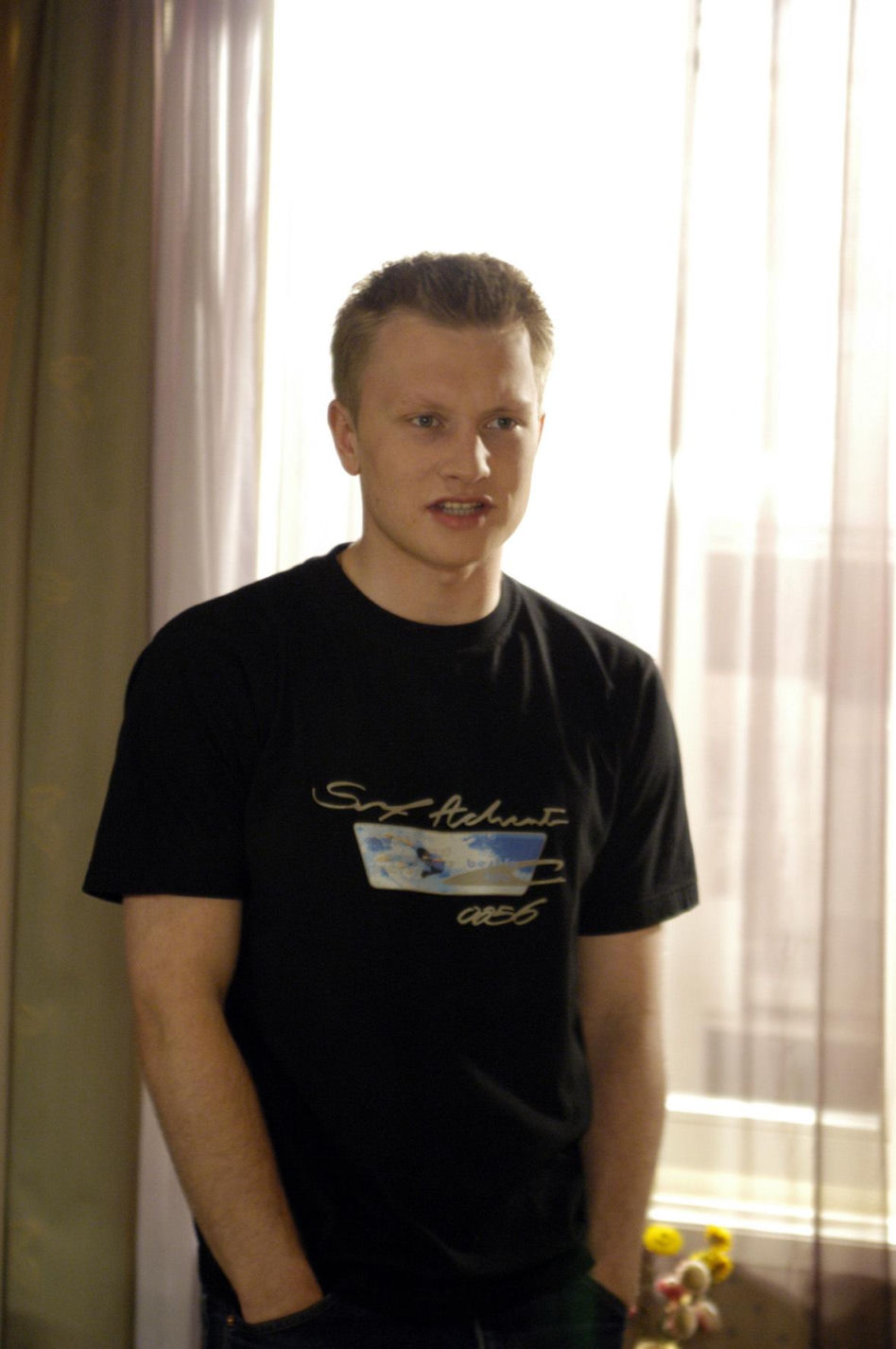 Od nastolatka z "Na Wspólnej" do eleganckiego mężczyzny. Tak zmieniał się Jakub Wesołowski