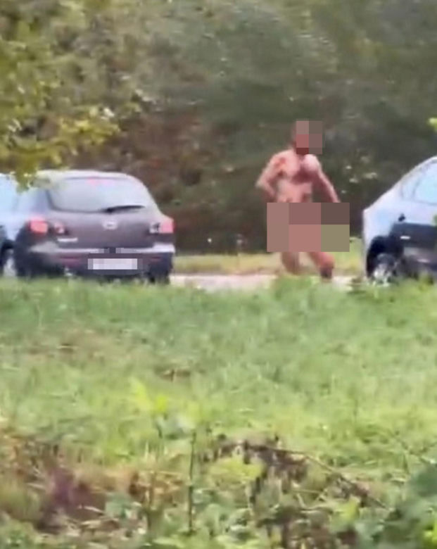 Nagi mężczyzna z maczetą biegał po ulicy! Policjanci użyli paralizatora