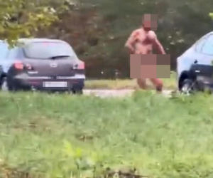 Nagi mężczyzna z maczetą biegał po ulicy! Policjanci użyli paralizatora