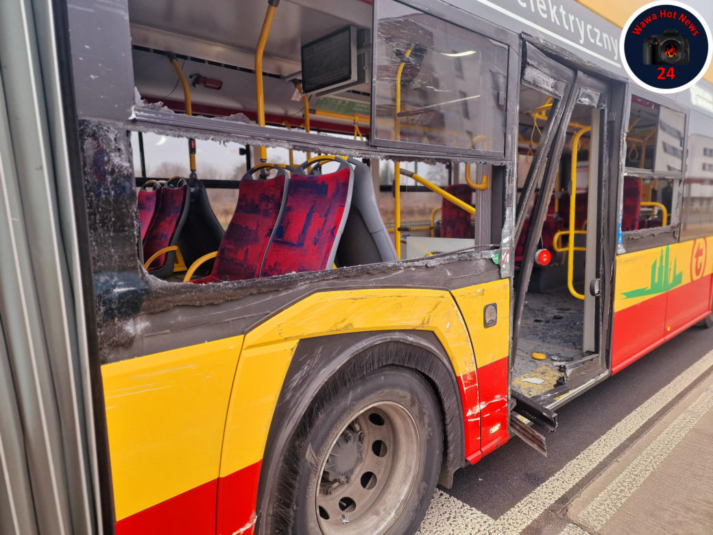 Betoniarka huknęła w autobus miejski. Pasażerka wylądowała w szpitalu