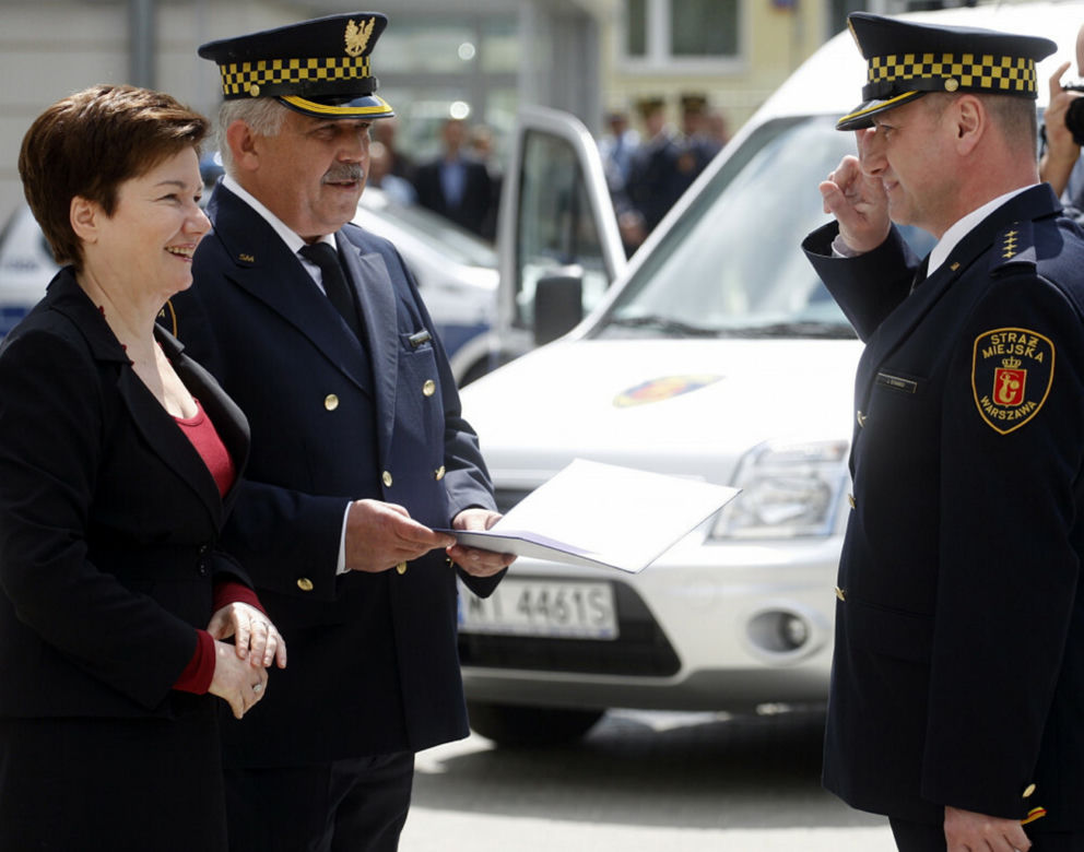 Co zrobić z komendantem?