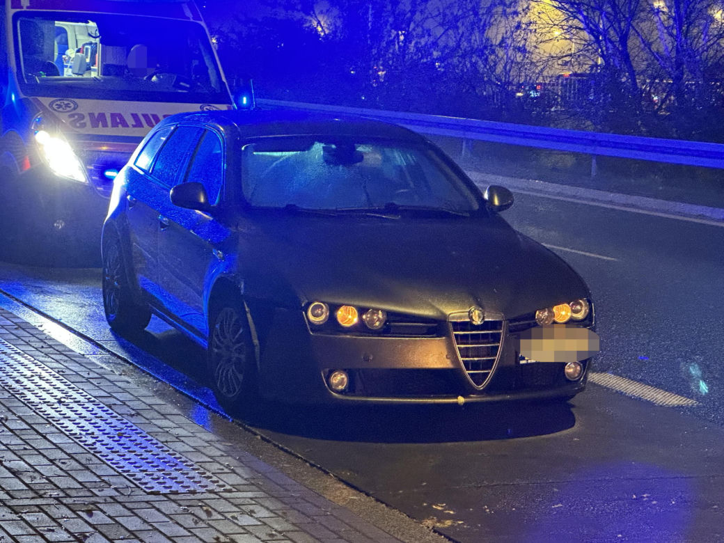 Wypadek na ulicy Powązkowskiej. Kobieta w ciąży zabrana do szpitala