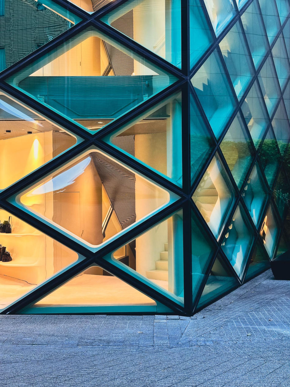 178 Prada Aoyama
