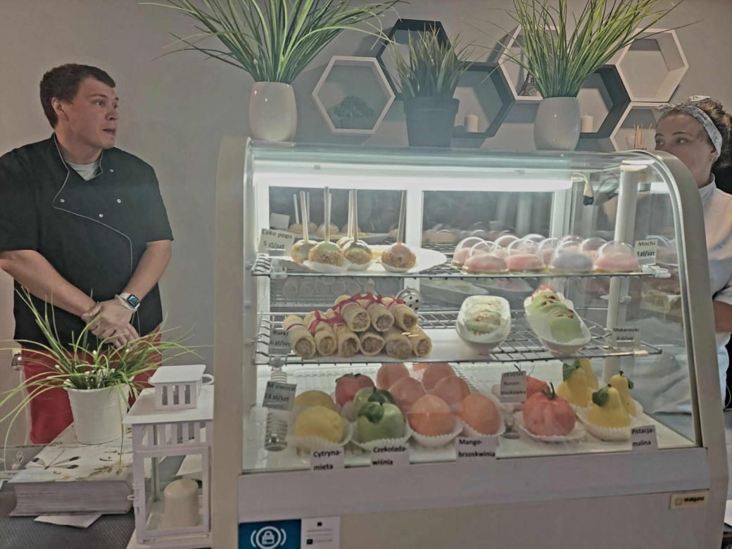 W Bydgoszczy powstała nowa cukiernia. Serwują w niej... pomidory, ale są też gruszki i japoński przysmak - mochi