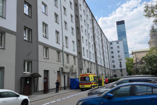Kobieta wypadła z szóstego piętra. Zginęła na miejscu