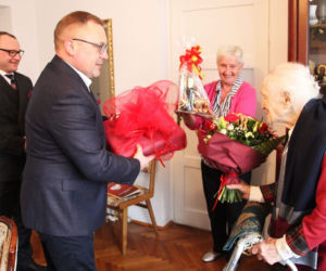 Brzesko: Pani Stanisława żyje już 103 lata! Ile brakuje jej do rekordu? 