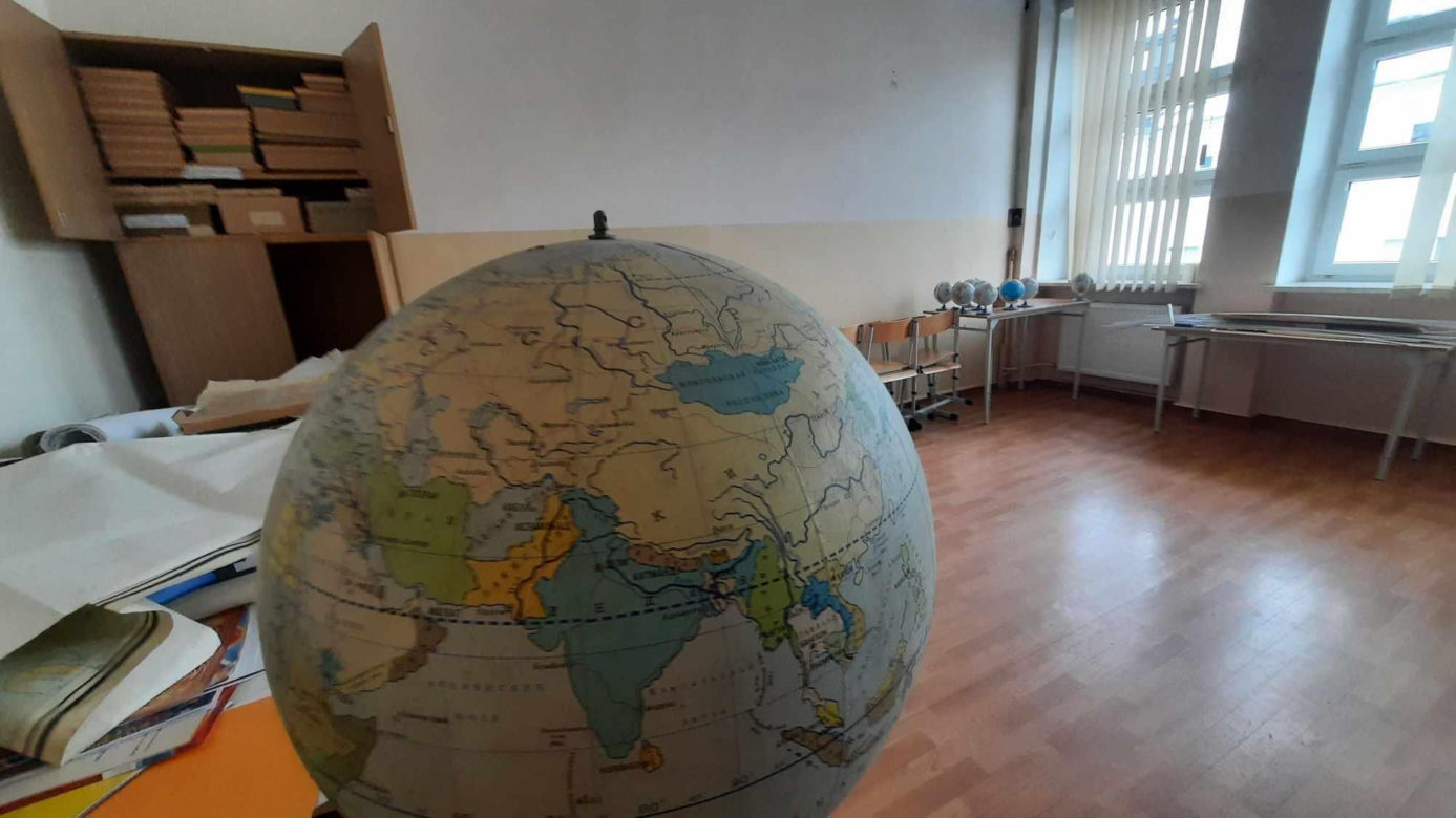 Tak wygląda przejęta od Rosji szkoła w Warszawie 