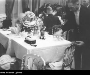 Sylwestrowe bale w II RP. Elegancja, szampan i mazur o północy