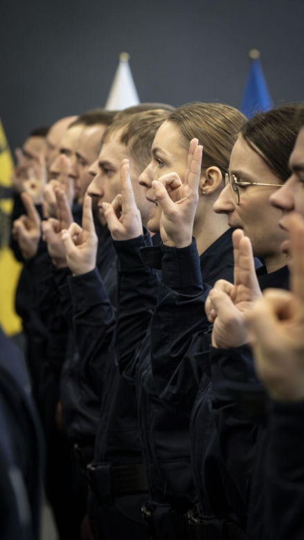 Gdańsk ma nowych policjantów. Złożyli ślubowanie [GALERIA]