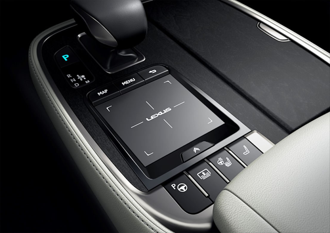 (2021) Lexus LS po liftingu