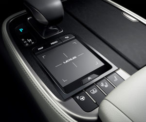 (2021) Lexus LS po liftingu