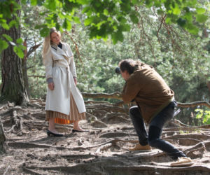 Na Wspólnej odc. 3127. Renata (Marta Jankowska), fotograf Roch (Piotr Łukawski)