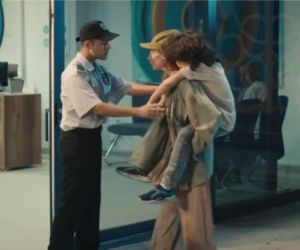 Nana walczy o Yusufa, ale po kradzieży zostaje bez pieniędzy na leki