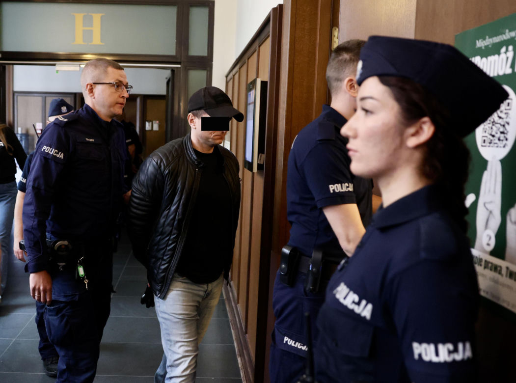 Pił piwo nad zwłokami Romana. Potem zadał mu 40 ciosów tasakiem. „Pamiętam tylko trzy”