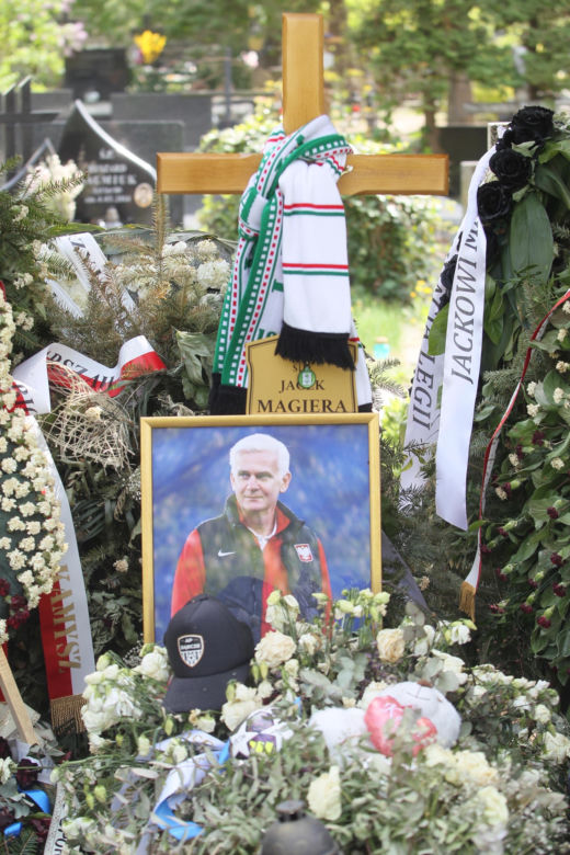 Nowy grób Jacka Magiery