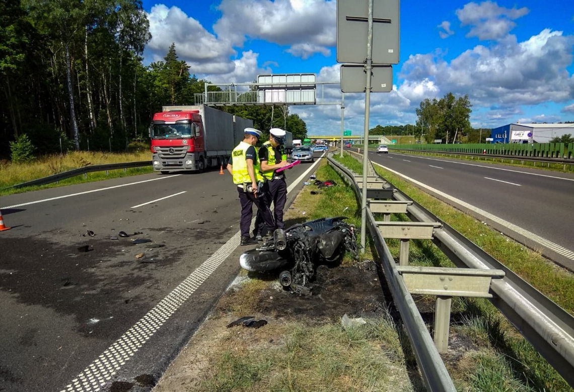 Łyski. Wypadek na S8. Ranny motocyklista