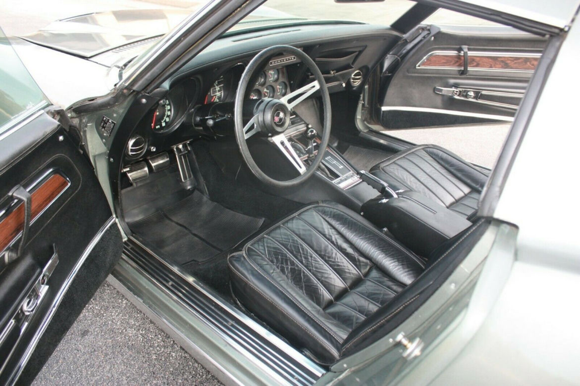 Corvette C3 Stingray z przebiegiem 2155 km