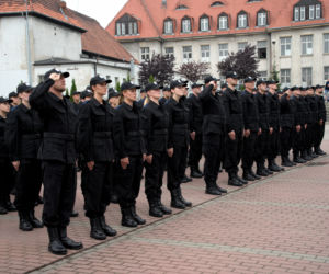 Aż 60 nowych funkcjonariuszy zasili szeregi kujawsko-pomorskiej policji [ZDJĘCIA]