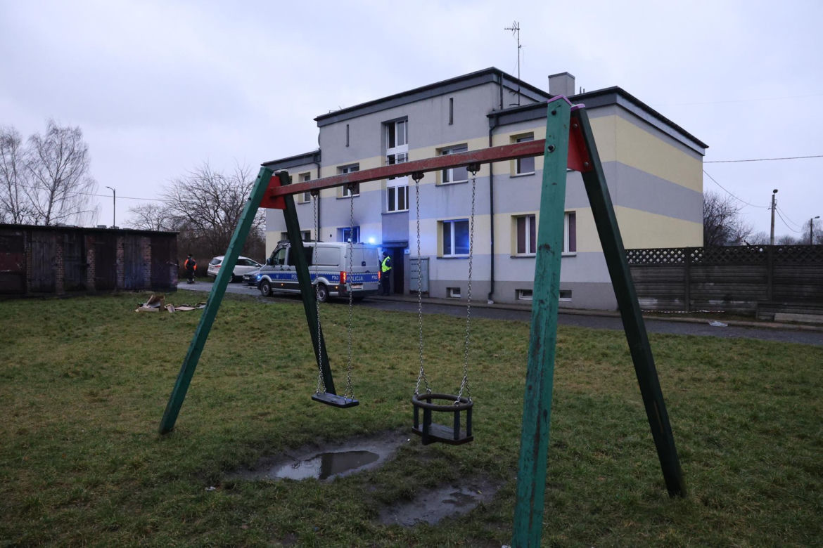 4-letni chłopiec zginął w pożarze mieszkania! Strażacy mówią o kłębach gęstego dymu