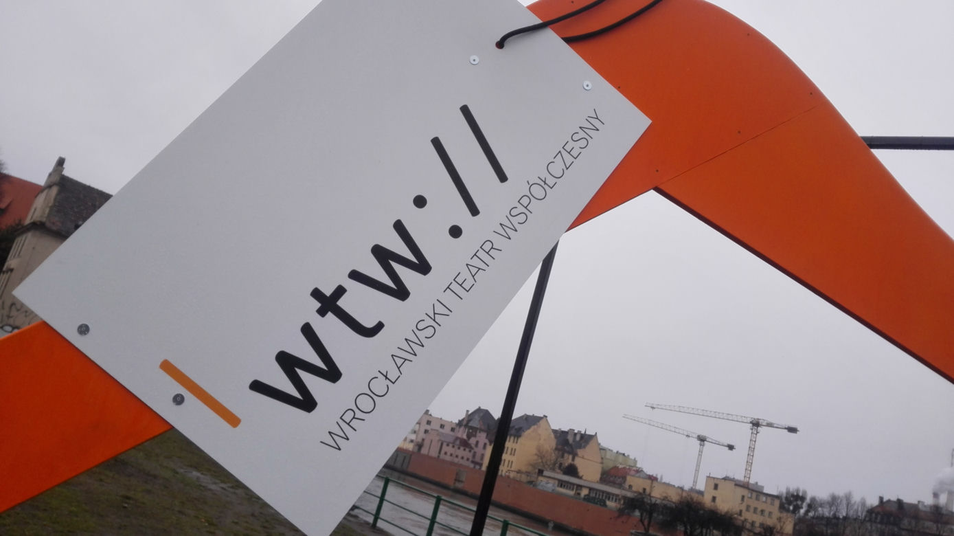Gigantyczny wieszak w centrum Wrocławia