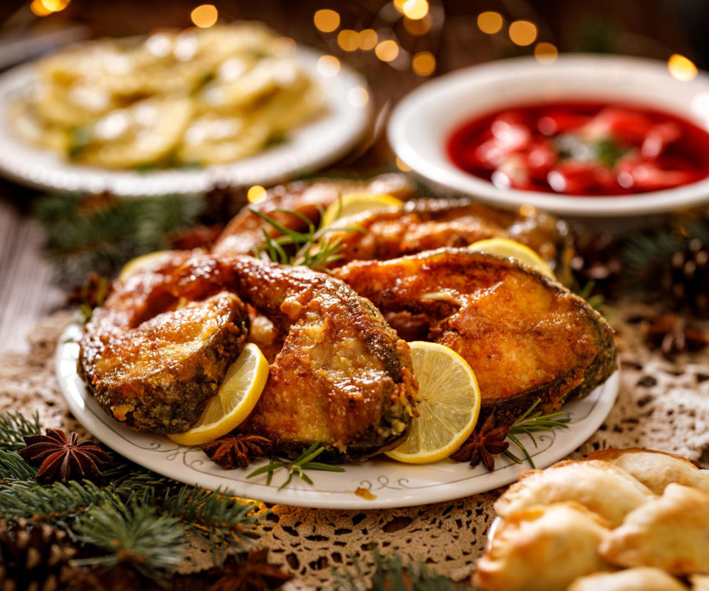 Nie używaj bułki tartej do panierowania karpia. Ryba będzie znacznie smaczniejsza, jeśli użyjesz innego składnika. Karp będzie rozpływał się w ustach