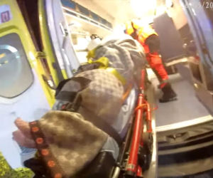 63‑latek tonął, policjant skoczył do wody