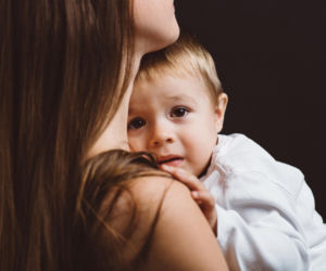 Dwulatek mówi „boję się” przy każdej nowości. Jak odróżnić ostrożność od lęku