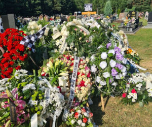 Grób ofiar wypadku w Jamnicy. Marzena i Mariusz osierocili trójkę dzieci [ZDJĘCIA]