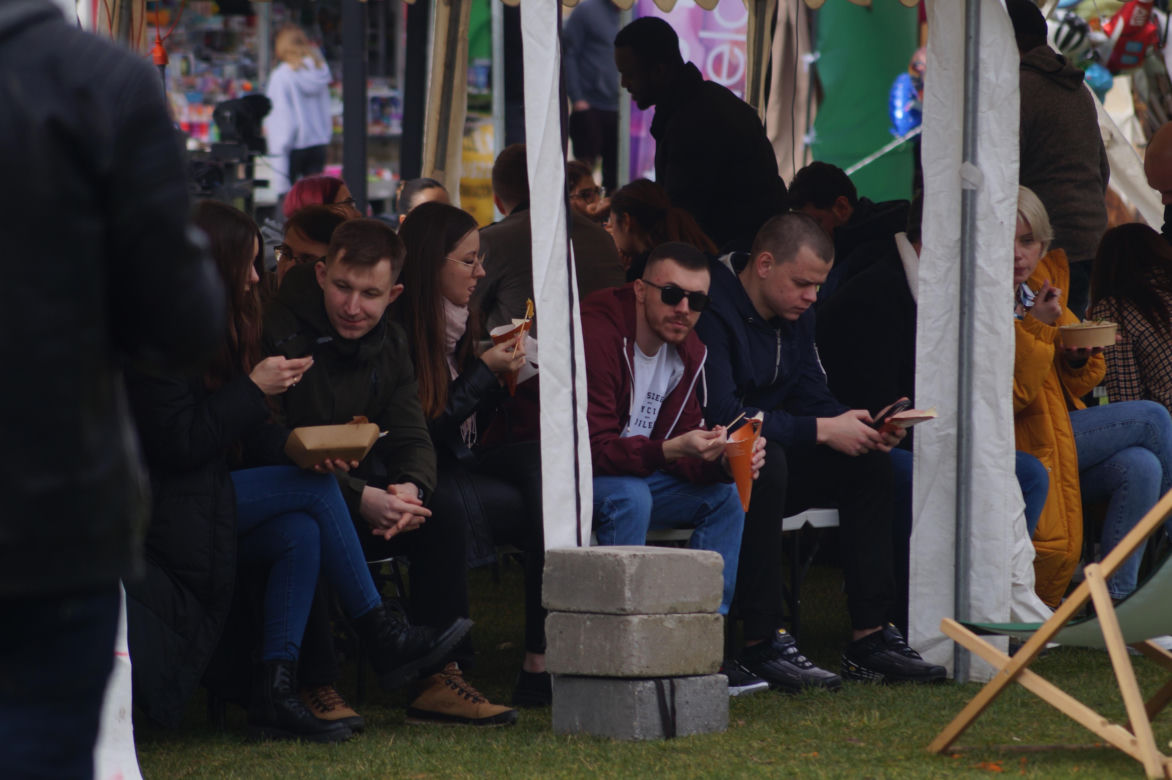 Knajpy na kółkach zaparkowały w Bydgoszczy. Za nami kolejne spotkanie z food truckami [ZDJĘCIA]